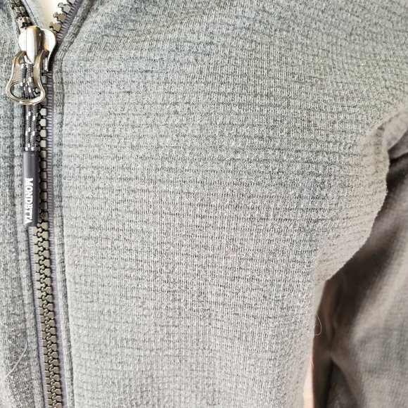 Mondetta warm athletic jacket hood and thumb holes - Picture 6 of 8